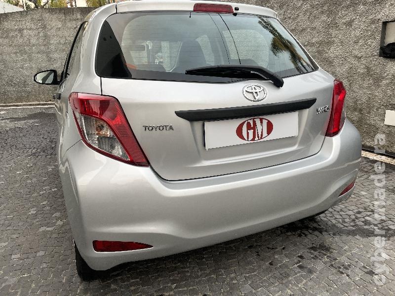 TOYOTA YARIS 1.4 D4D 90CV Gasóleo