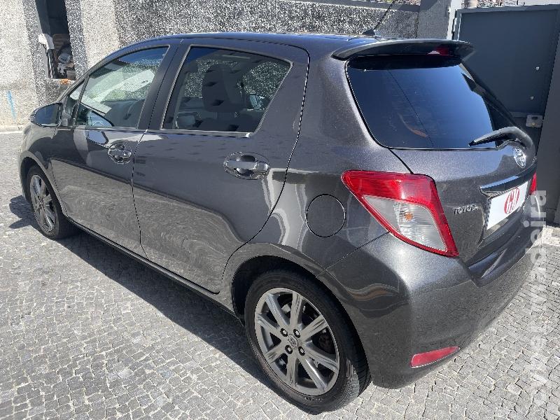 TOYOTA YARIS 1.4 D4D 90cv SPORT Gasóleo