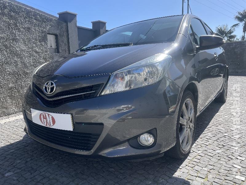 TOYOTA YARIS 1.4 D4D 90cv SPORT Gasóleo
