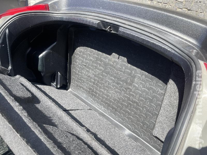 TOYOTA YARIS 1.4 D4D 90cv SPORT Gasóleo