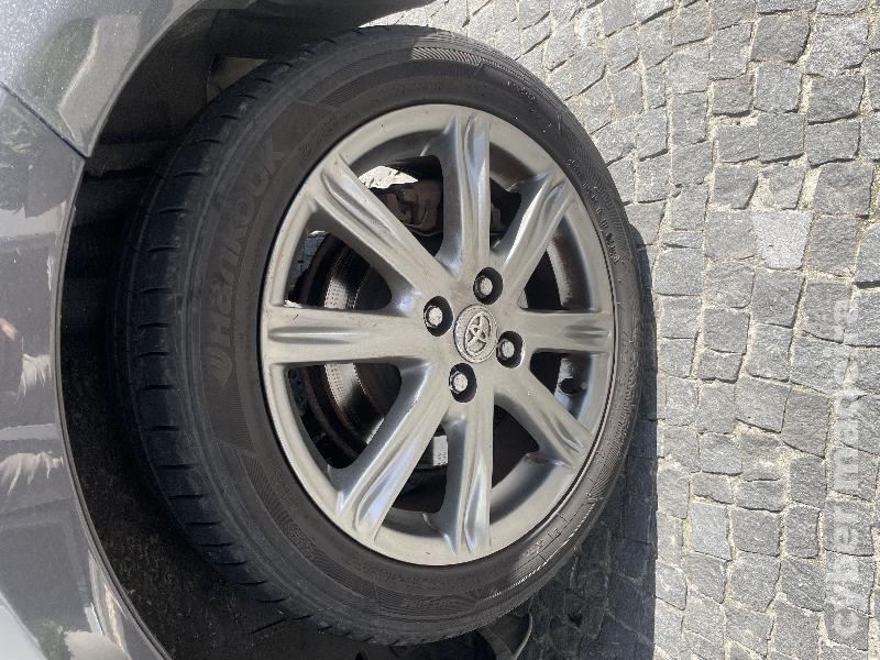 TOYOTA YARIS 1.4 D4D 90cv SPORT Gasóleo