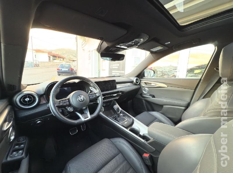 ALFA ROMEO TONALE 1.3 PLUG-IN HYBRID VELOCE E - AWD - 280 CV - 01/2024 C/17.000km APENAS Híbrido