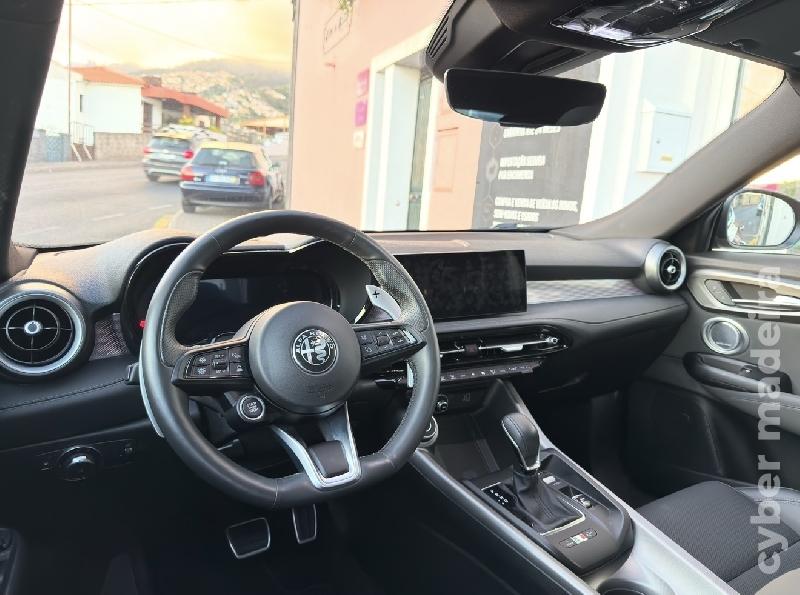 ALFA ROMEO TONALE 1.3 PLUG-IN HYBRID VELOCE E - AWD - 280 CV - 01/2024 C/17.000km APENAS Híbrido