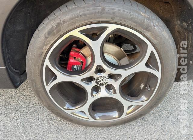 ALFA ROMEO TONALE 1.3 PLUG-IN HYBRID VELOCE E - AWD - 280 CV - 01/2024 C/17.000km APENAS Híbrido