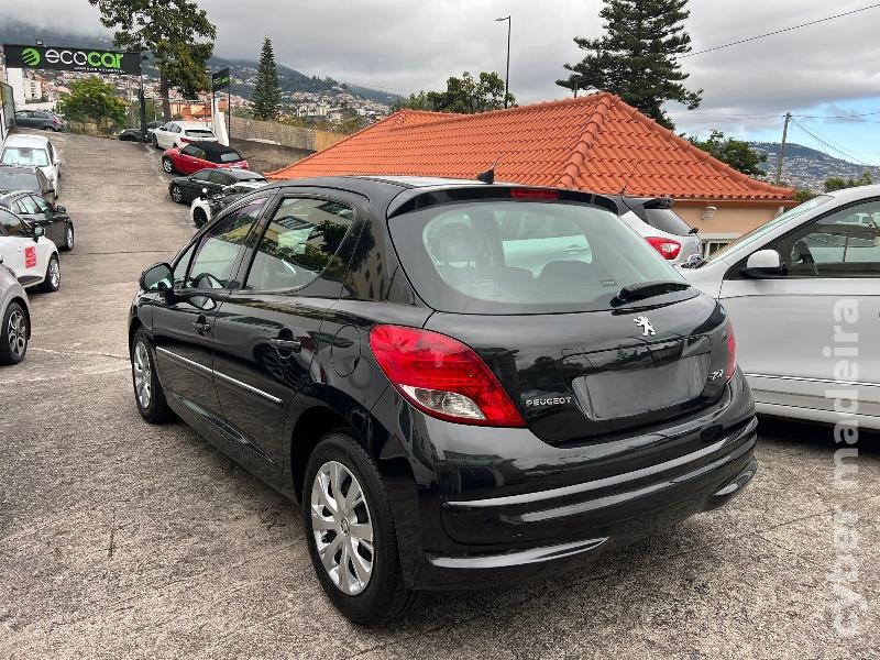 PEUGEOT 207 1.6 HDI 92 cv Gasóleo