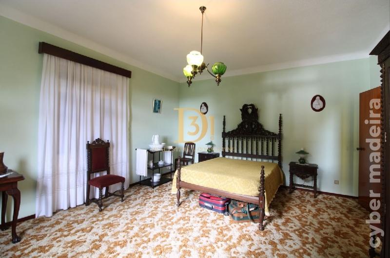 Moradia T4 para Venda