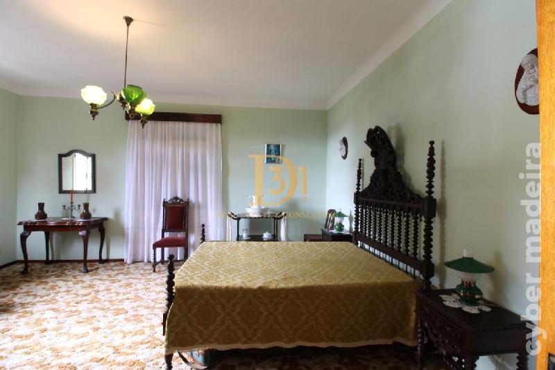 Moradia T4 para Venda