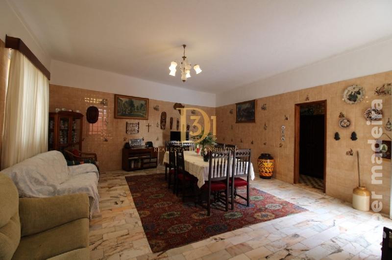 Moradia T4 para Venda