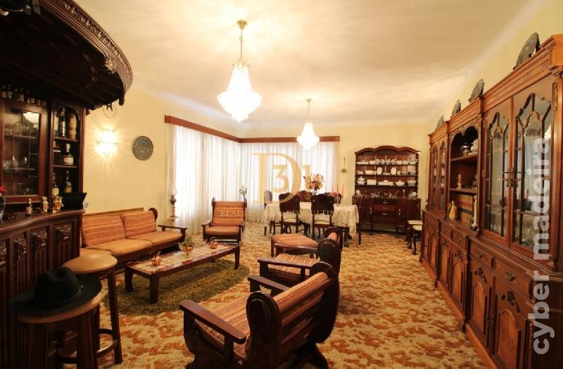 Moradia T4 para Venda