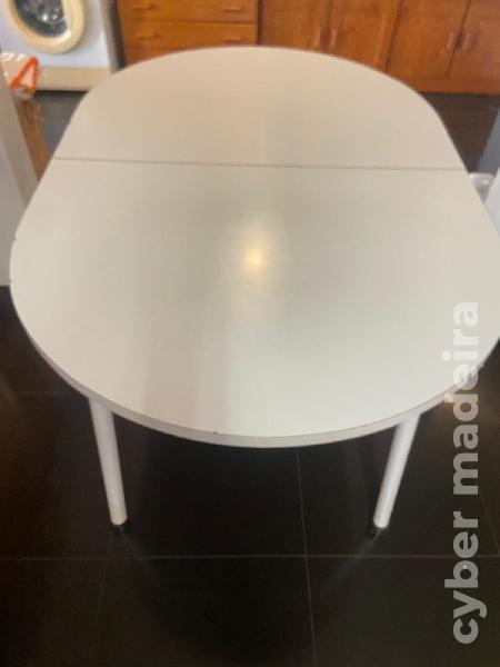 Mesa de cozinha e 4 cadeiras