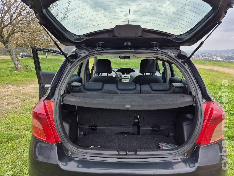 TOYOTA YARIS 1.4 D4D Gasóleo