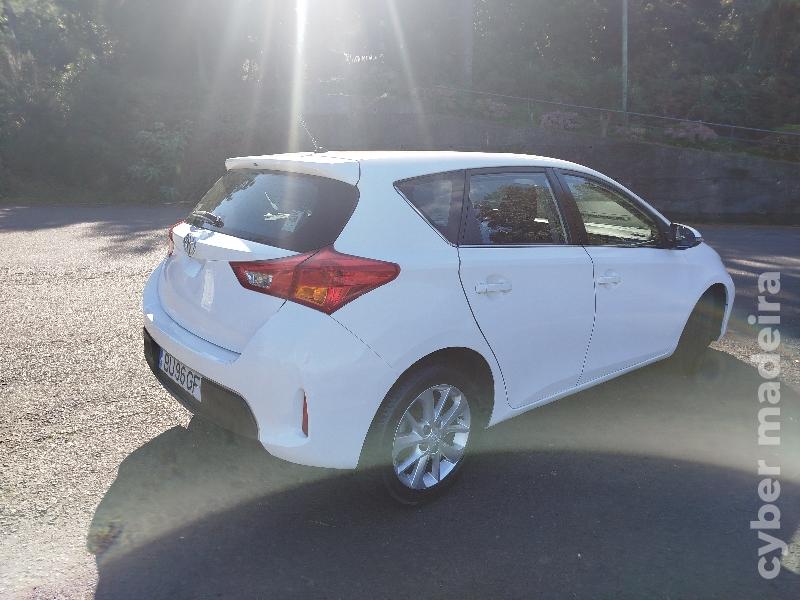 TOYOTA AURIS D4d Gasóleo