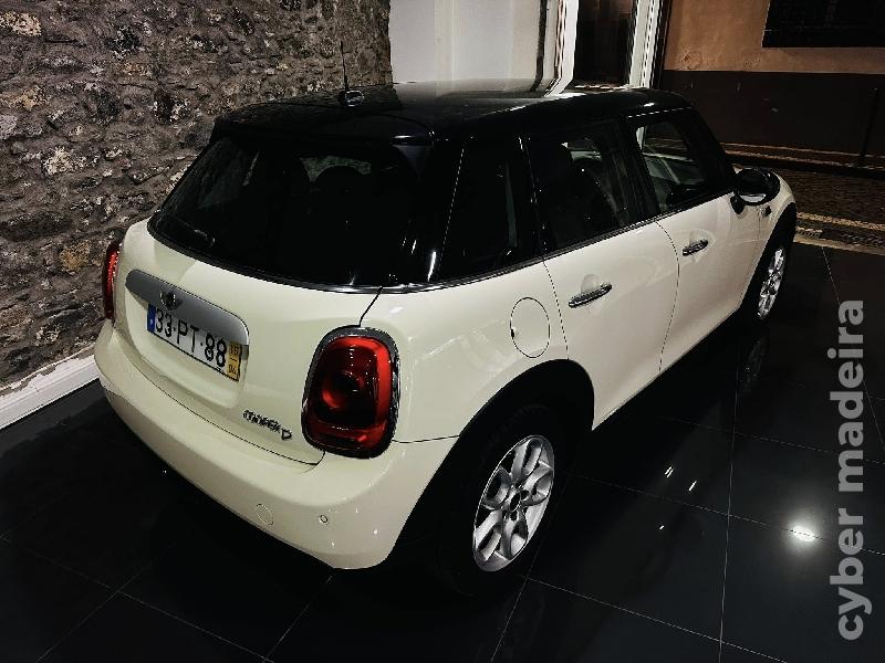 MINI MINI COOPER D 5 portas Gasóleo
