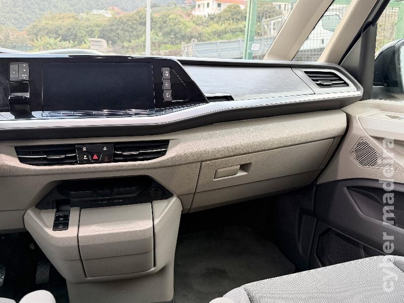 VOLKSWAGEN MULTIVAN LIFE 2.0TDI 150CV AUT. Gasóleo