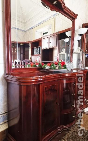 Aparador de sala em perfeito estado. (boa madeira)