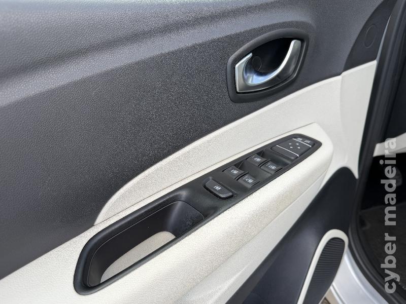 RENAULT CAPTUR ZEN 1.5Dci 90Cv Gasóleo