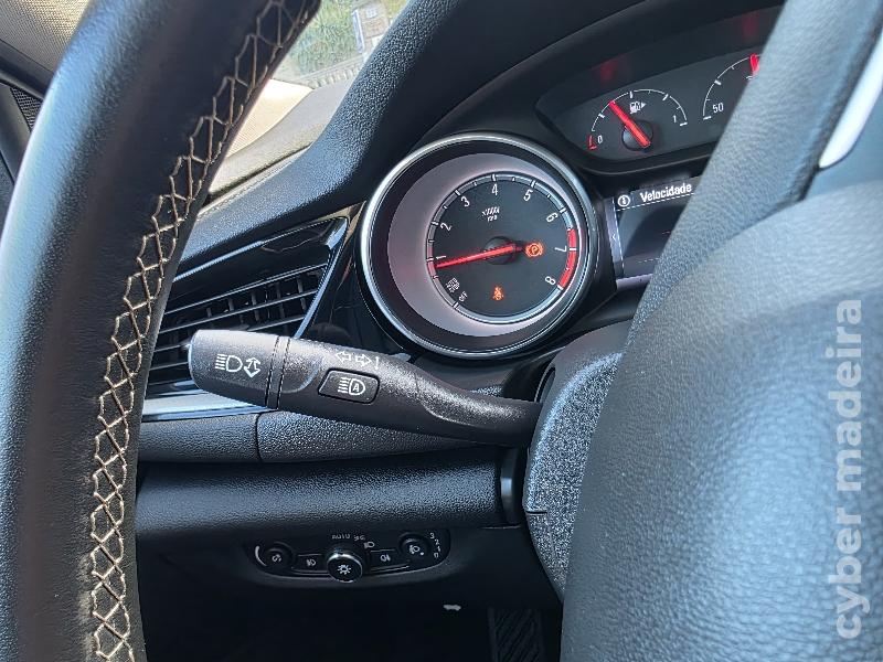 OPEL INSIGNA GRAND SPORT 1.5 TURBO INNOVATION 140CV Gasolina