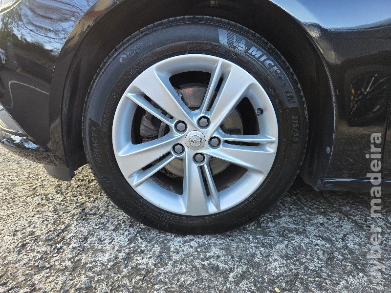 OPEL INSIGNA GRAND SPORT 1.5 TURBO INNOVATION 140CV Gasolina