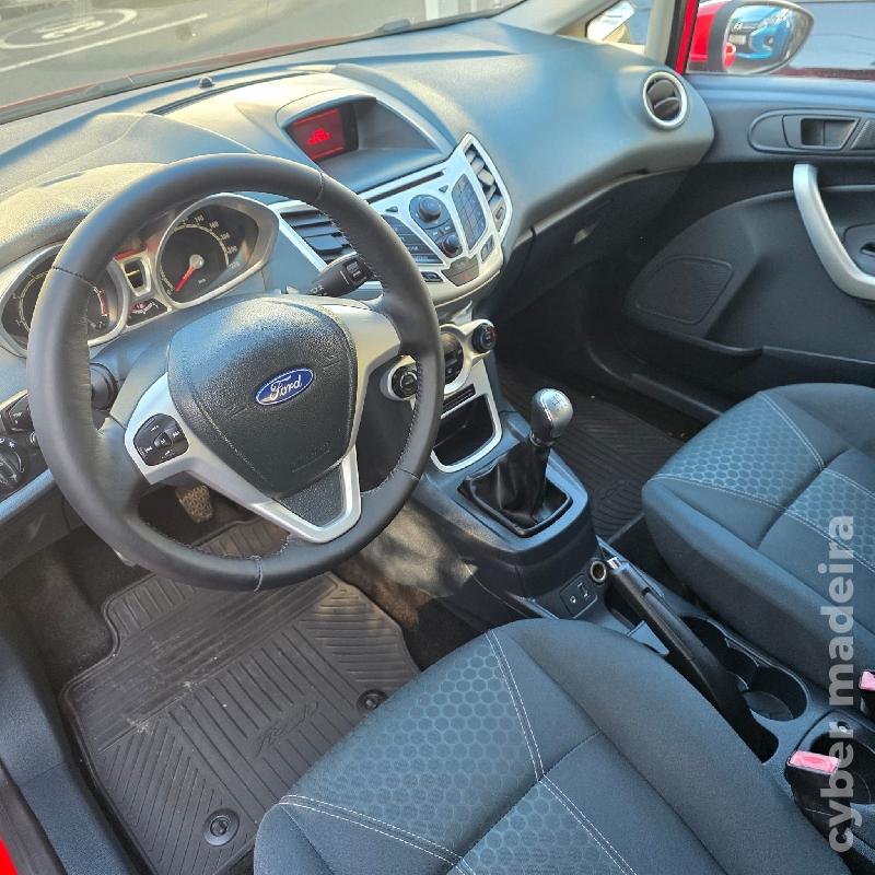 FORD FIESTA TITANIUM C/GARANTIA Gasolina