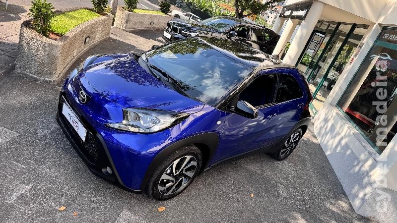 TOYOTA AYGO X 1.0 PULSE CVT AUTOMÁTICO Gasolina