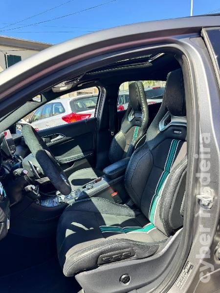 MERCEDES A 45 AMG Petronas Gasolina