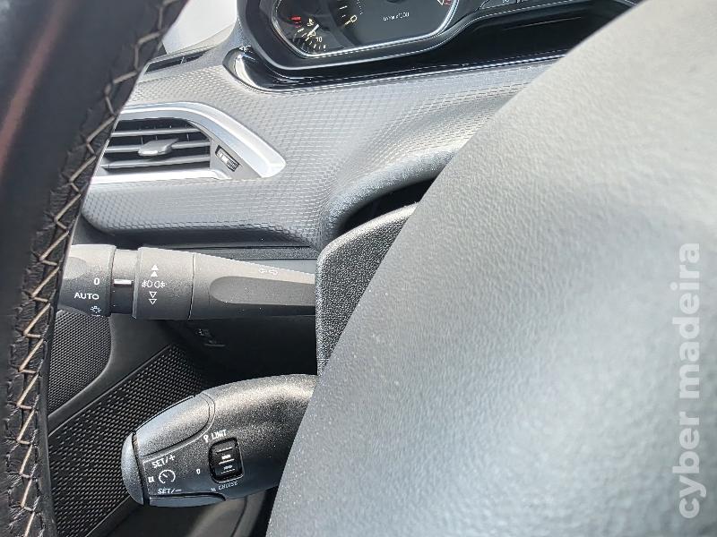 PEUGEOT 2008 1.2 PURETECH ALLURE 130CV Gasolina