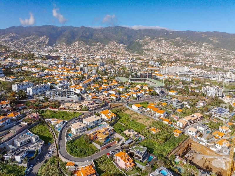 Moradia T4 para Venda