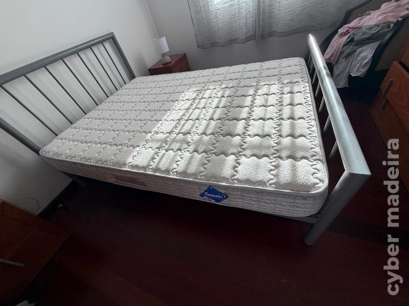 Standard Size Double Bed (Metal Frame & Mattress