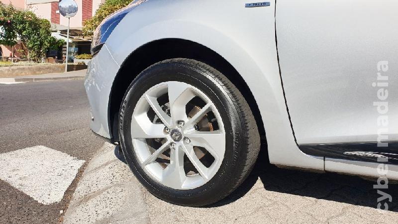 RENAULT CLIO TCe 90cv 5p Limited c/Cam Gasolina