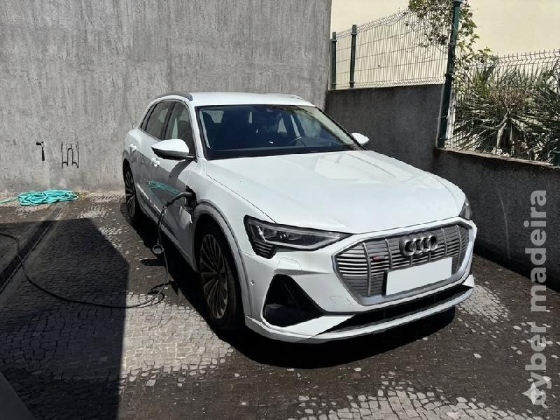 AUDI E-TRON 55 quattro s line - bateira 95 kwh Eléctrico