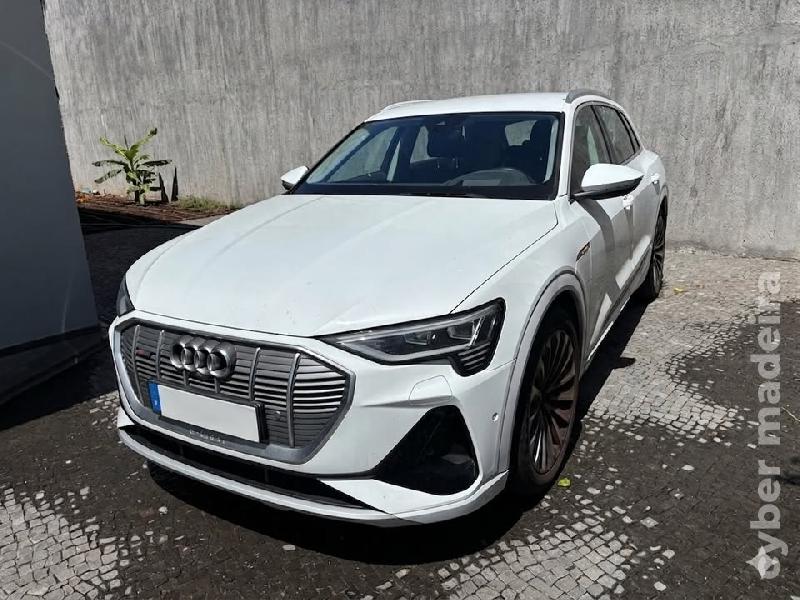 AUDI E-TRON 55 quattro s line - bateira 95 kwh Eléctrico