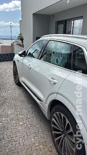 AUDI E-TRON 55 quattro s line - bateira 95 kwh Eléctrico