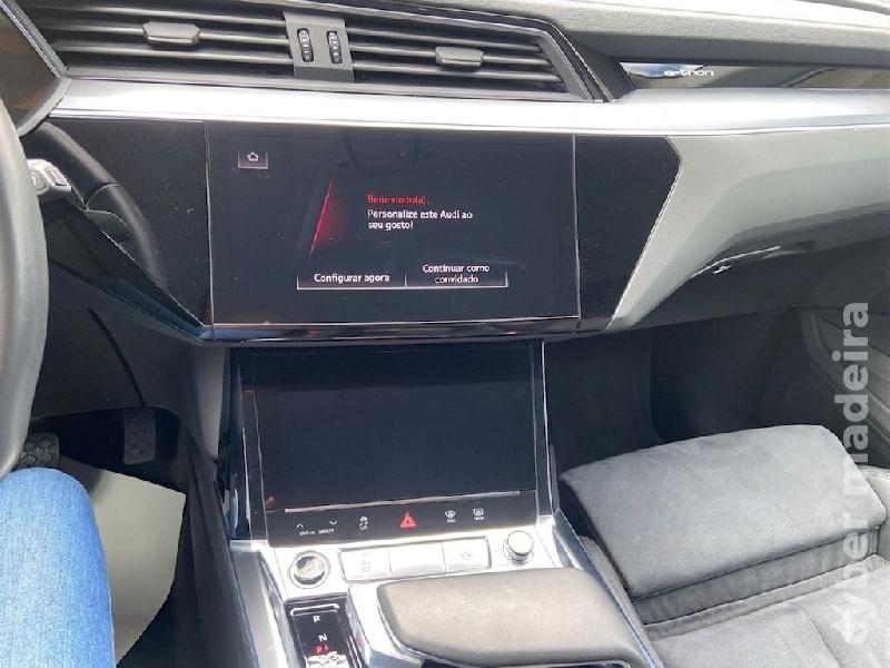 AUDI E-TRON 55 quattro s line - bateira 95 kwh Eléctrico