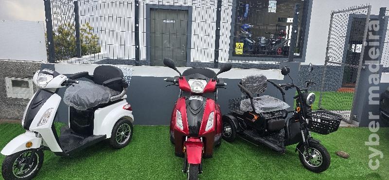 AJP scotter 696 cc Scooter