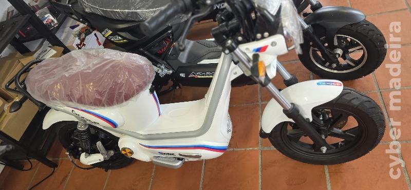 AJP scotter 696 cc Scooter