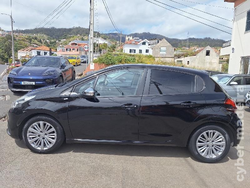 PEUGEOT 208 BLUEHDI Gasóleo