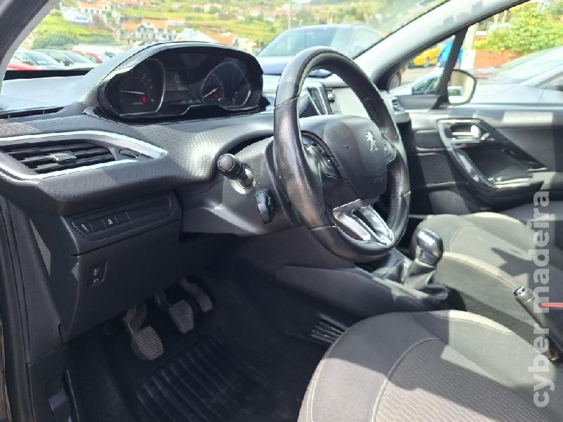 PEUGEOT 208 BLUEHDI Gasóleo