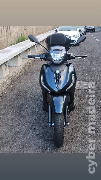 Piaggio BEVERLY 400 cc Scooter