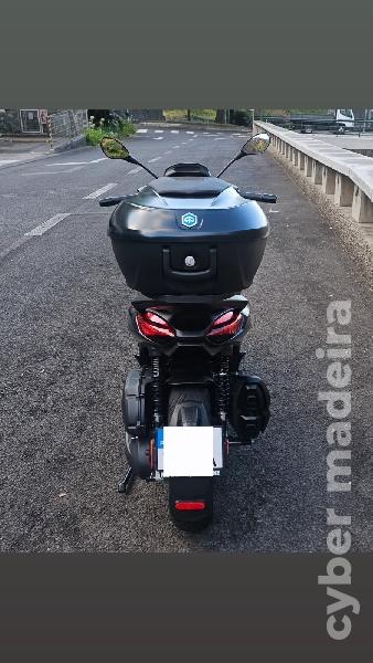 Piaggio BEVERLY 400 cc Scooter