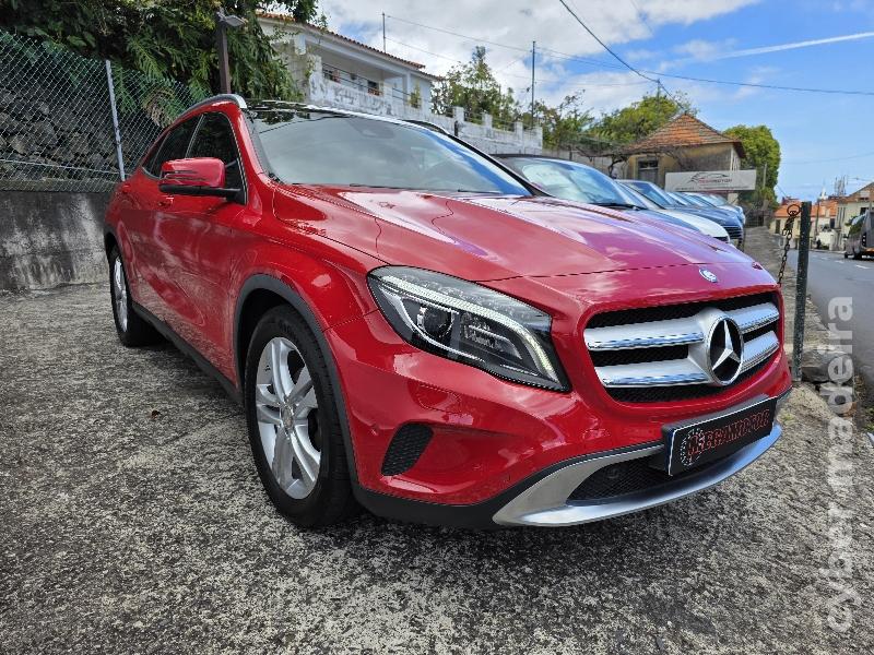 MERCEDES GLA 200d URBAN Gasóleo