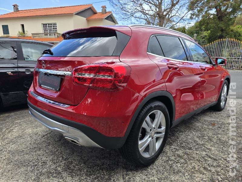 MERCEDES GLA 200d URBAN Gasóleo