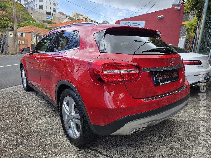 MERCEDES GLA 200d URBAN Gasóleo