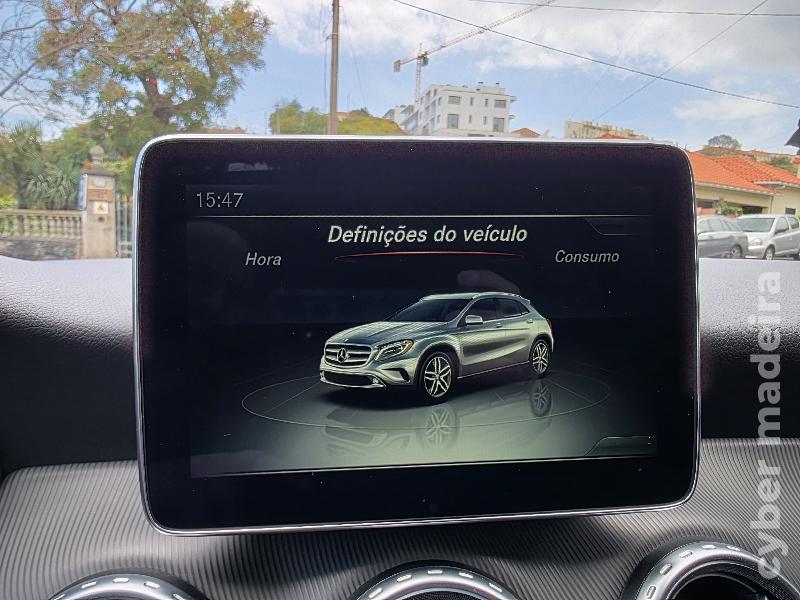 MERCEDES GLA 200d URBAN Gasóleo