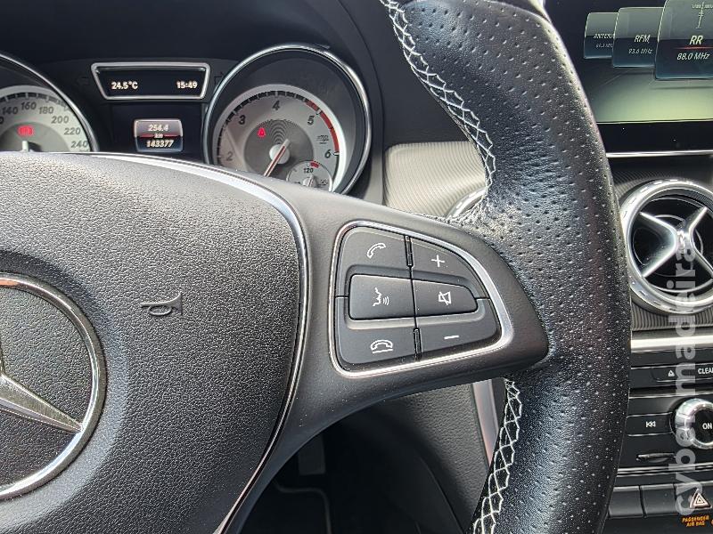 MERCEDES GLA 200d URBAN Gasóleo