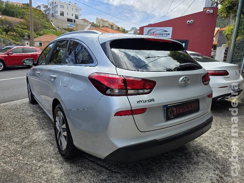 HYUNDAI I30 SW 1.6 CRDI STYLE 110CV Gasóleo