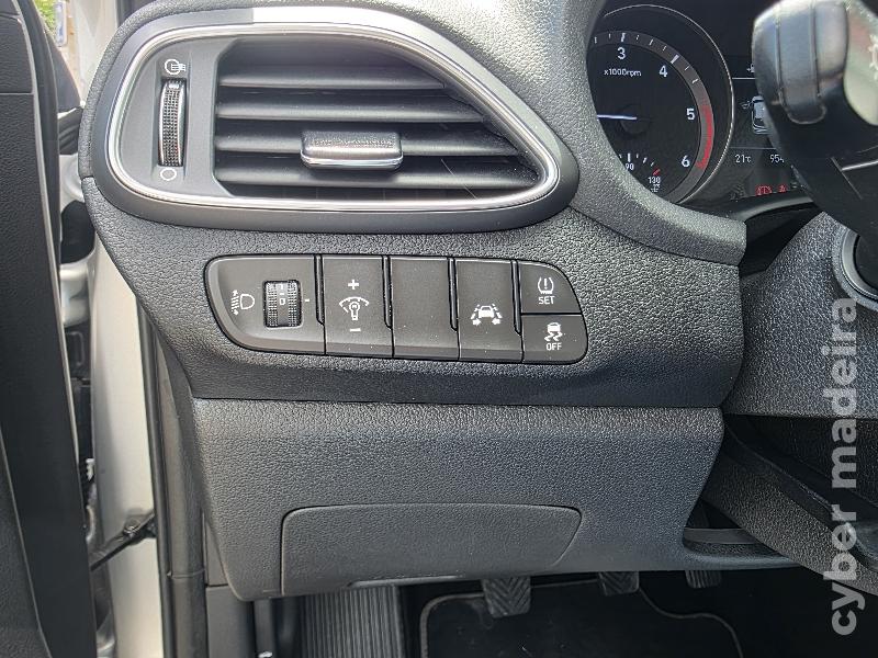 HYUNDAI I30 SW 1.6 CRDI STYLE 110CV Gasóleo