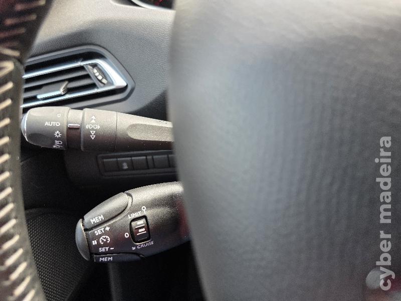 PEUGEOT 308 1.5 BLUEHDI STYLE 130CV Gasóleo