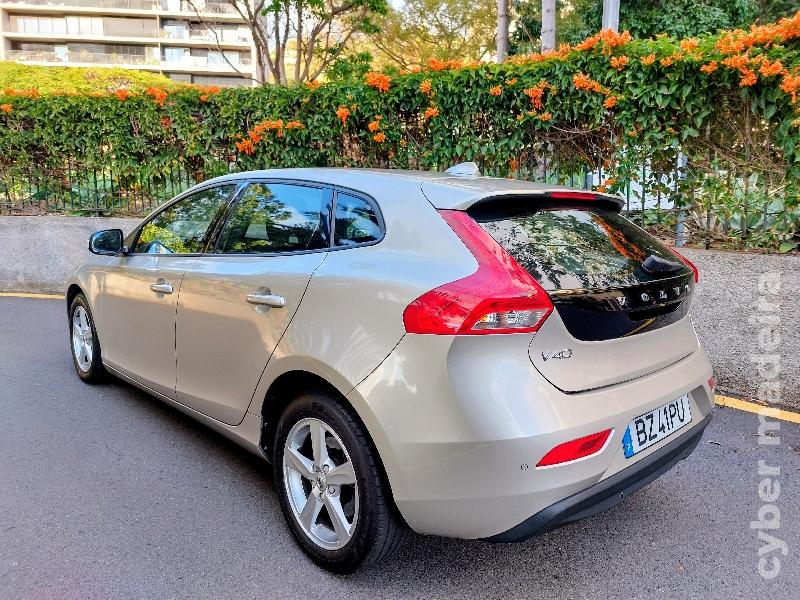 VOLVO V40 2.0-CC 2017 Gasóleo