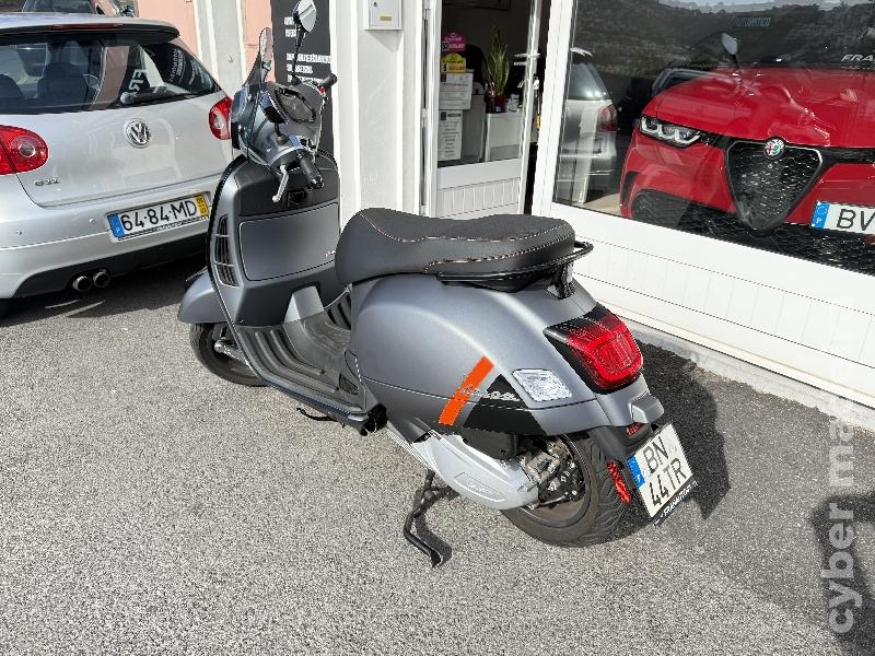 Vespa GTs Sport 300cc 300 cc Scooter
