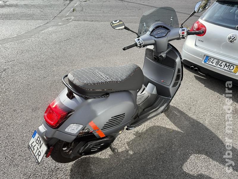 Vespa GTs Sport 300cc 300 cc Scooter
